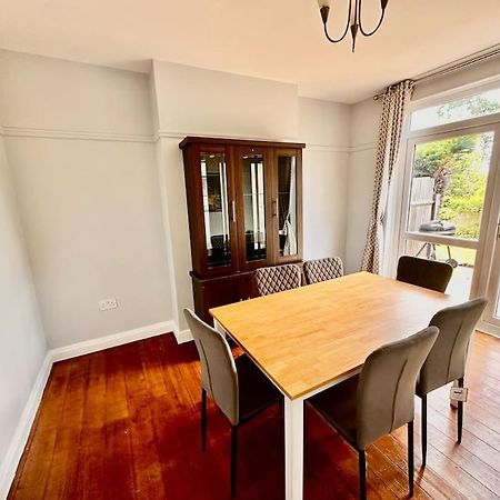 5 Bed Property In Se12 Лондон Екстер'єр фото
