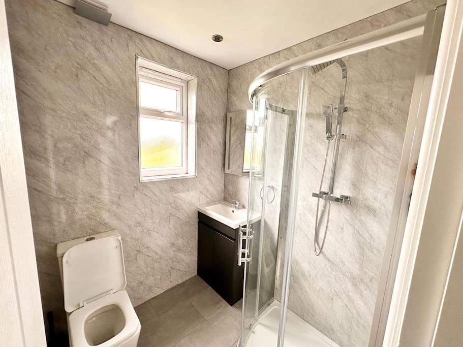 5 Bed Property In Se12 Лондон Екстер'єр фото
