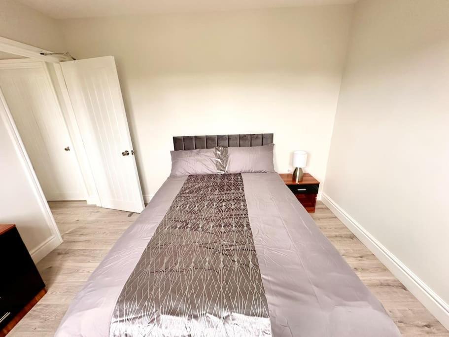5 Bed Property In Se12 Лондон Екстер'єр фото